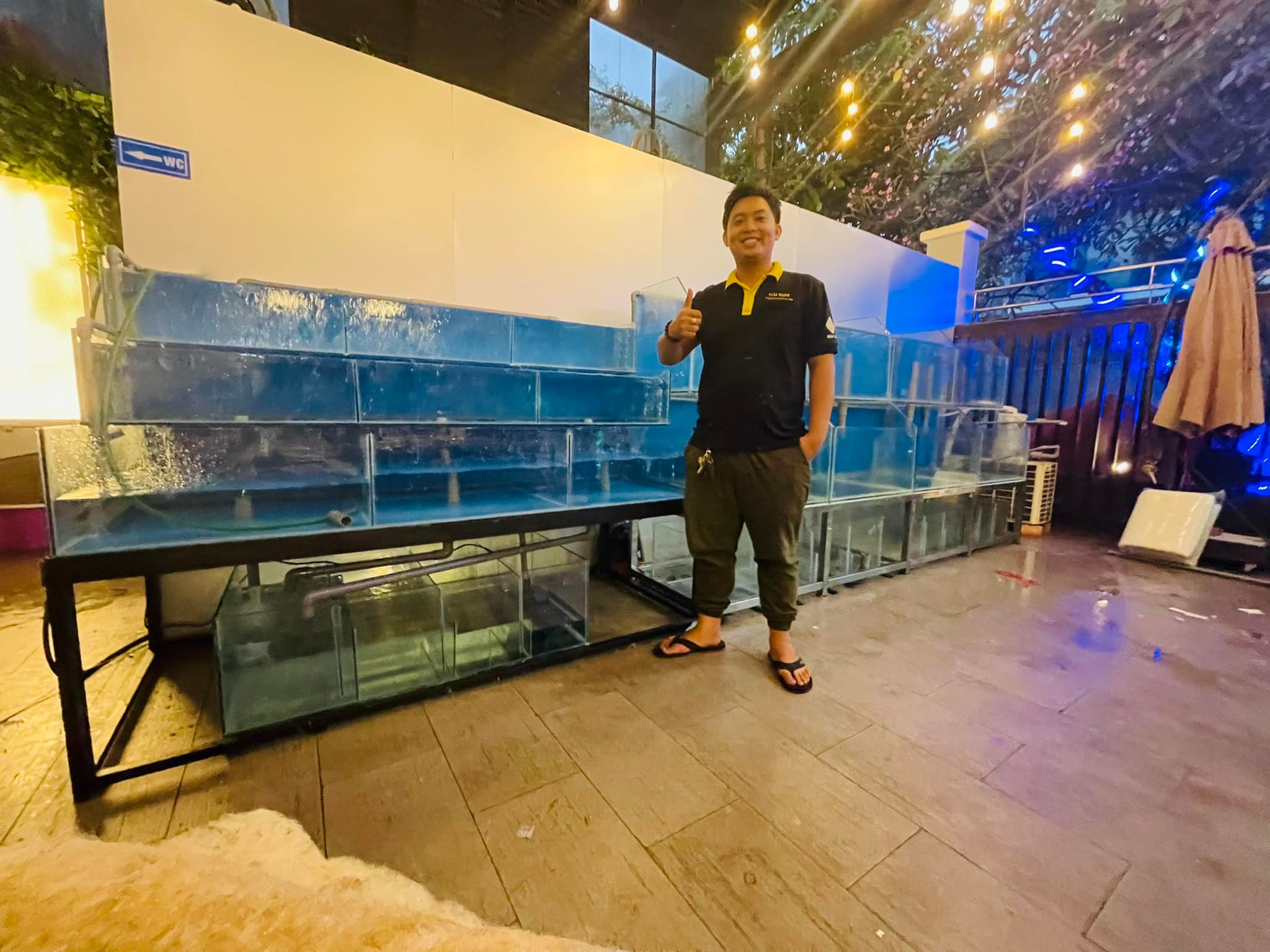 hồ tràn 3 tầng tại Nhà hàng Biệt thự Hoa sứ